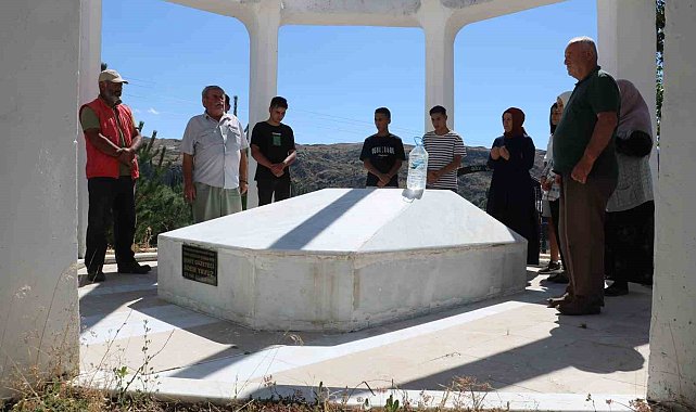 Kıbrıs'ta esir edilerek ağır işkenceler görmüştü, mezarı başında anıldı