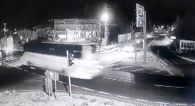 Kırmızı ışıkta geçen otobüsün çaptığı yaya hayatını kaybetti