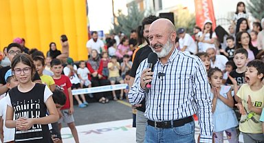 Kocasinan'ın sokak oyunları şenliğinde Başkan Amca'ya sevgi seli