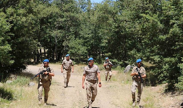 Komandolar havadan ve karadan yangına karşı teyakkuzda