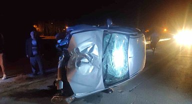 Kontrolden çıkıp bariyerlere çarptı, kazada baba ve oğlu yaralandı