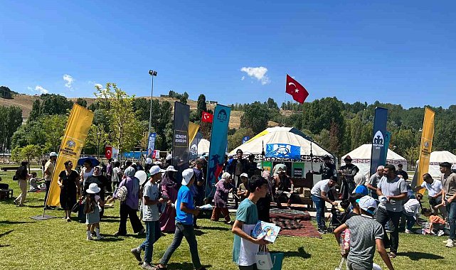 Konya Büyükşehir Malazgirt Zaferi'nin 952. yıl dönümü coşkusuna eşlik ediyor