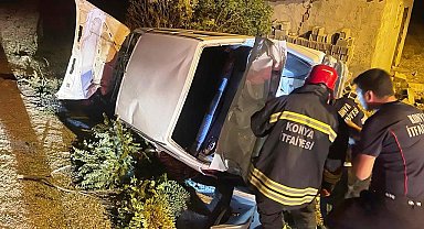 Konya'da yoldan çıkan otomobil bahçe duvarına çarptı: 1 yaralı