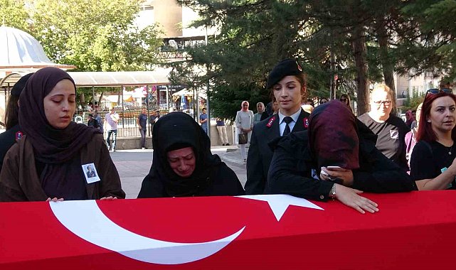 Kore gazisi gözyaşlarıyla son yolculuğuna uğurlandı