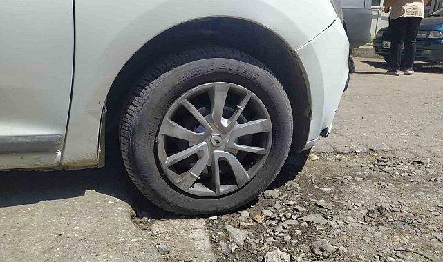 Küçük Oto Sanayi Sitesi esnafı bozuk yollarına kalıcı çözüm istiyor