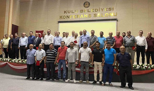 Kulu'da 25 yılını dolduran esnaflara plaket