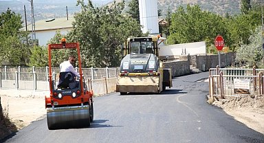 Melikgazi'de asfalt atağı sürüyor