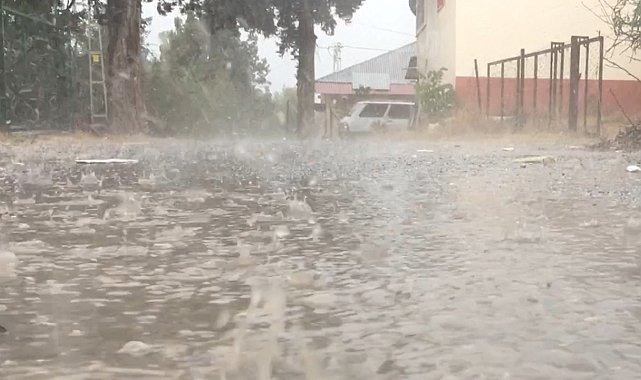 Mersin'de sağanak yağmur