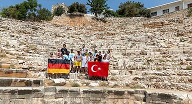 Mersin'e gelen yabancı öğrenciler kentin tarihine yolculuk yaptı