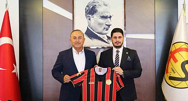 Mevlüt Çavuşoğlu'ndan, Eskişehirspor'a ziyaret