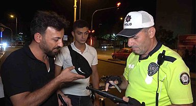 Motosiklet sürücülerine sıkı denetim: "Kask siparişi verdim" bahanesi cezadan kurtaramadı