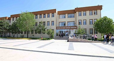 NEVÜ'ye akademisyen ataması yapıldı