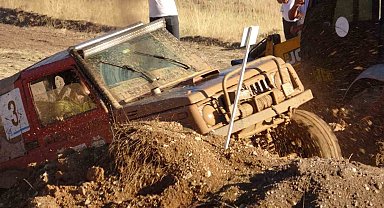 Off-road tutkunlarından nefes kesen gösteri