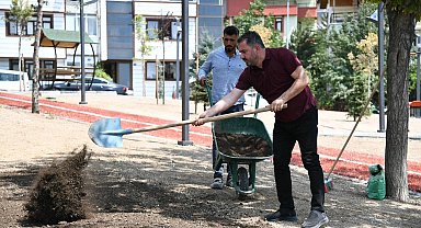 Pursaklar'da park yenileme çalışmaları devam ediyor