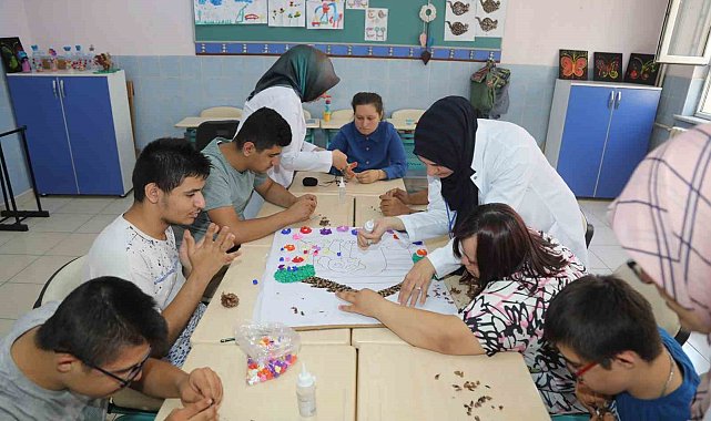 "Özel Genç KOMEK" özel öğrencilerin gelişimine katkı sağlıyor