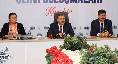 Sağlık Bakanı Koca, Kırşehir'de vatandaşı dinledi