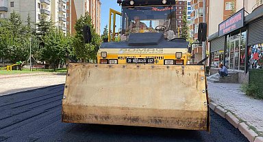Sakarya Mahallesi'nde 5 sokakta asfalt yenileniyor