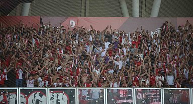 Samsunspor taraftarları takımını yalnız bırakmadı