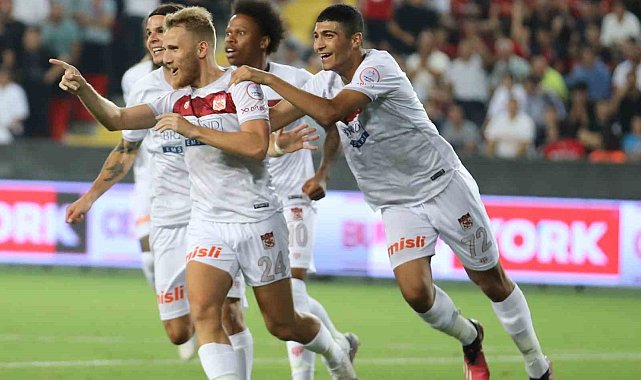 Samu Saiz, Sivasspor'da siftah yaptı