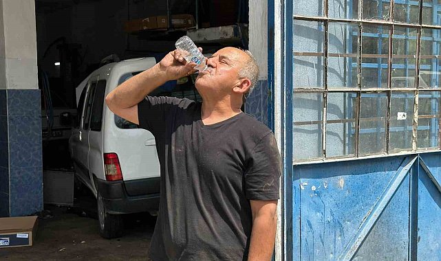Sanayi esnafının sıcağa rağmen zorlu mesaisi