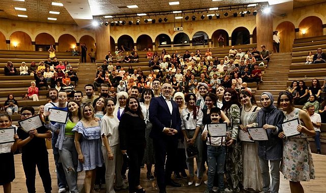 Şehir Tiyatrosu Gençlik Kulübü, izleyicilerle buluştu