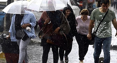 Sıcak havaların ardından İstanbul ve Ankara’da beklenen yağışlar nihayet geliyor! Meteoroloji bu haritalarla duyurdu