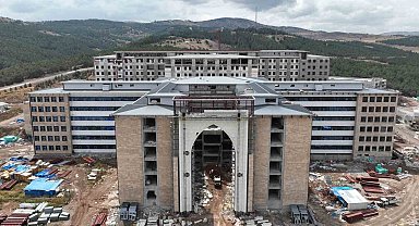 Sivas'ta bin 71 yatak kapasiteli hastane inşaatı hızla yükseliyor