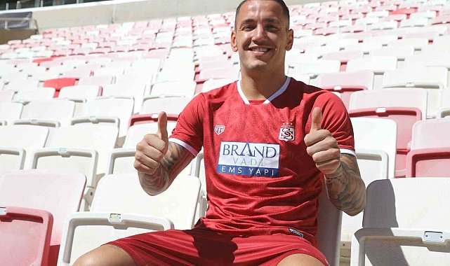 Sivasspor, Rey Manaj'ı renklerine bağladı
