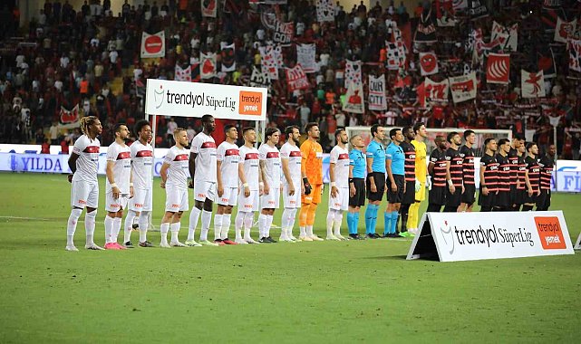 Sivasspor'da Roman Kvet ilk resmi maçına çıktı