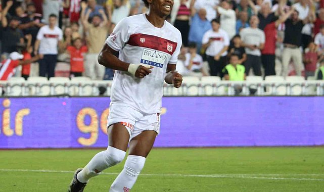 Sivassporlu Clinton N'Jie lige golle başladı