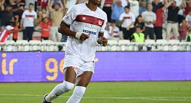 Sivassporlu Clinton N'Jie lige golle başladı