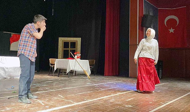 Sorgun'da vatandaşlar tiyatroya doydu