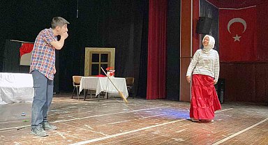 Sorgun'da vatandaşlar tiyatroya doydu