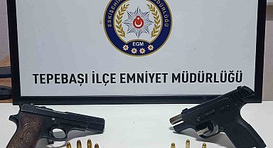 Şüphe üzerine durdurulan şahsın üzerinde 2 adet tabanca ele geçirildi