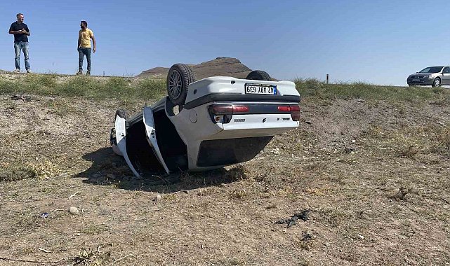 Takla atan otomobilde 4 kişi yaralandı