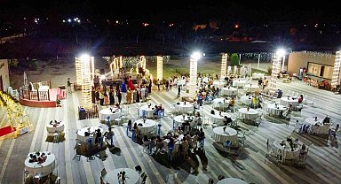Tarsus'ta uygun fiyatlı kır düğün salonu ilk kına gecesine ev sahipliği yaptı