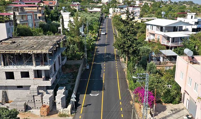 Toroslar'da yol bakım ve onarım çalışmaları sürüyor