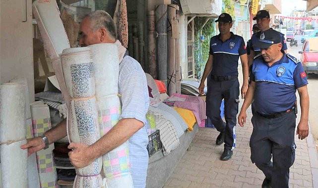 Toroslar'da yol ve kaldırım işgali denetimi yapıldı