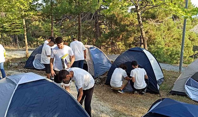 Toroslar'ın gençleri doğa kampında