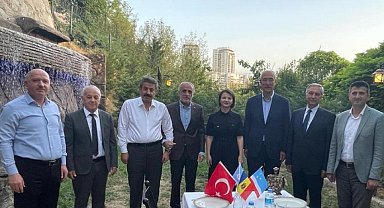 Türkiye-Moldova Parlamentolar Arası Dostluk Grubu Başkanı Berdibek'ten akşam yemeği