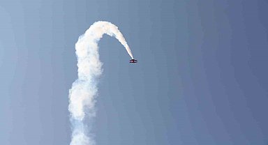 Türkiye'nin ilk kadın akrobasi pilotu Eskişehir'de hayran bıraktı