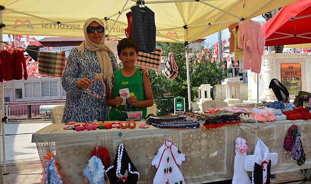 Üretici kadın stantları Çamlıyayla'da kuruldu