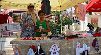 Üretici kadın stantları Çamlıyayla'da kuruldu