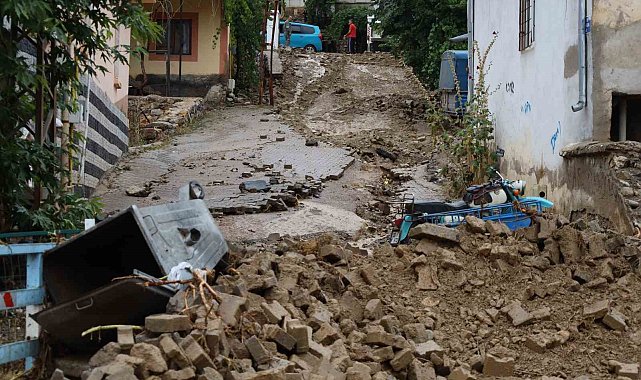 Yahyalı'da sel sonrası yaralar sarılıyor