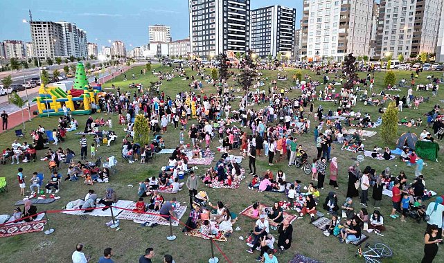 Yeşilyurt Mahallesi'nde Açık Hava Sinema Günleri'ne Yoğun İlgi