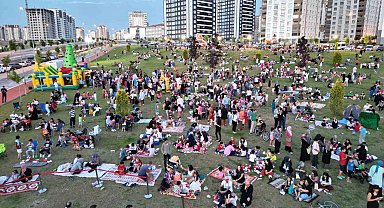 Yeşilyurt Mahallesi'nde Açık Hava Sinema Günleri'ne Yoğun İlgi