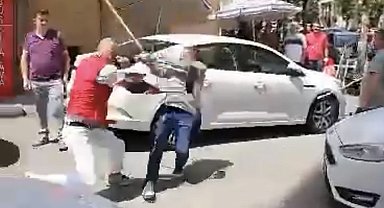 Yol verme tartışması sopalı bıçaklı kavgaya dönüştü