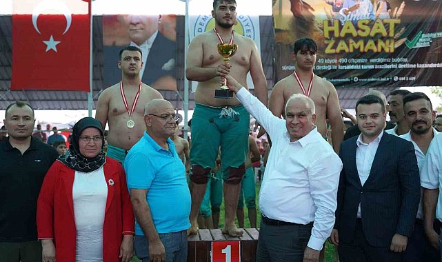 Yörük Şöleninde nefes kesen güreş müsabakaları