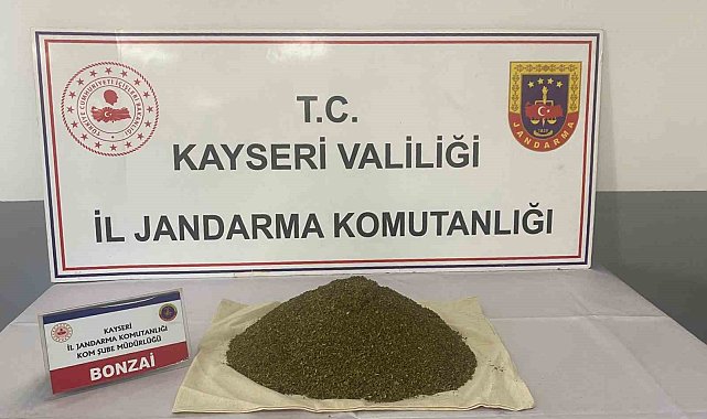 Zehir tacirleri uyuşturucuyu piyasaya süremeden yakayı ele verdi
