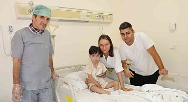 2 buçuk yıldır solunum cihazına bağlı yaşayan 5 yaşındaki Çınar artık konuşup yemek yiyebiliyor